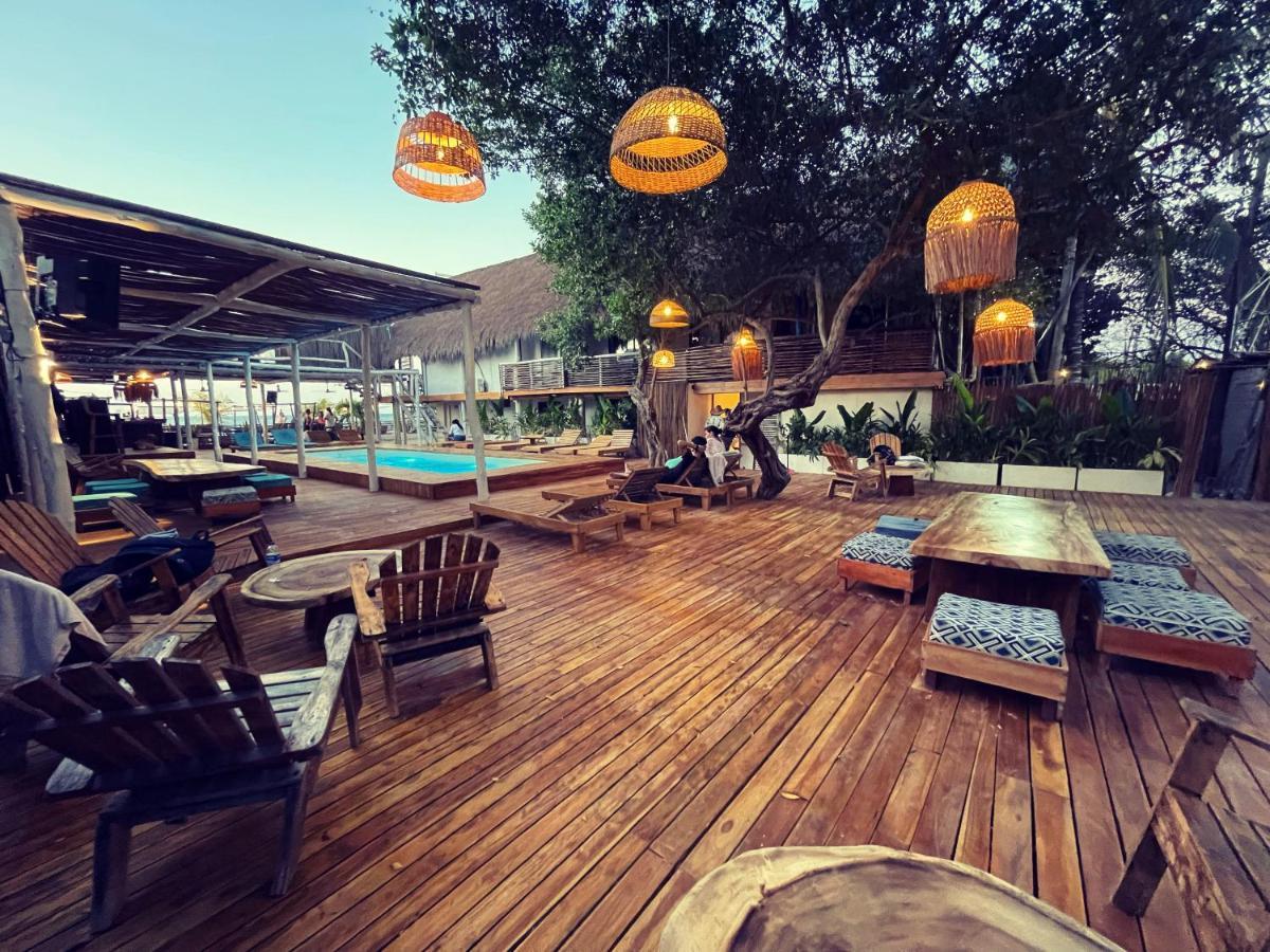 Nena Beach Club & Hotel Pendales Exterior foto