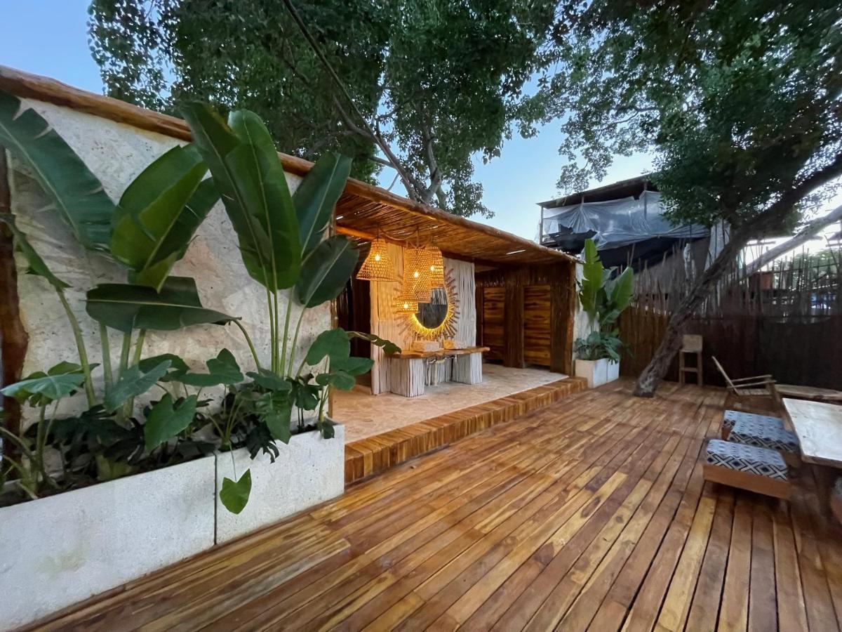 Nena Beach Club & Hotel Pendales Exterior foto