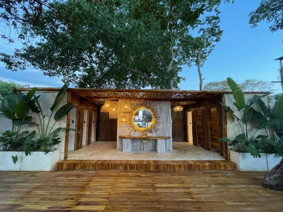 Nena Beach Club & Hotel Pendales Exterior foto