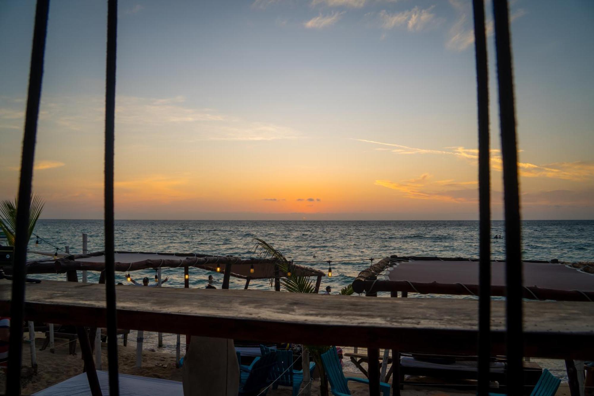 Nena Beach Club & Hotel Pendales Exterior foto