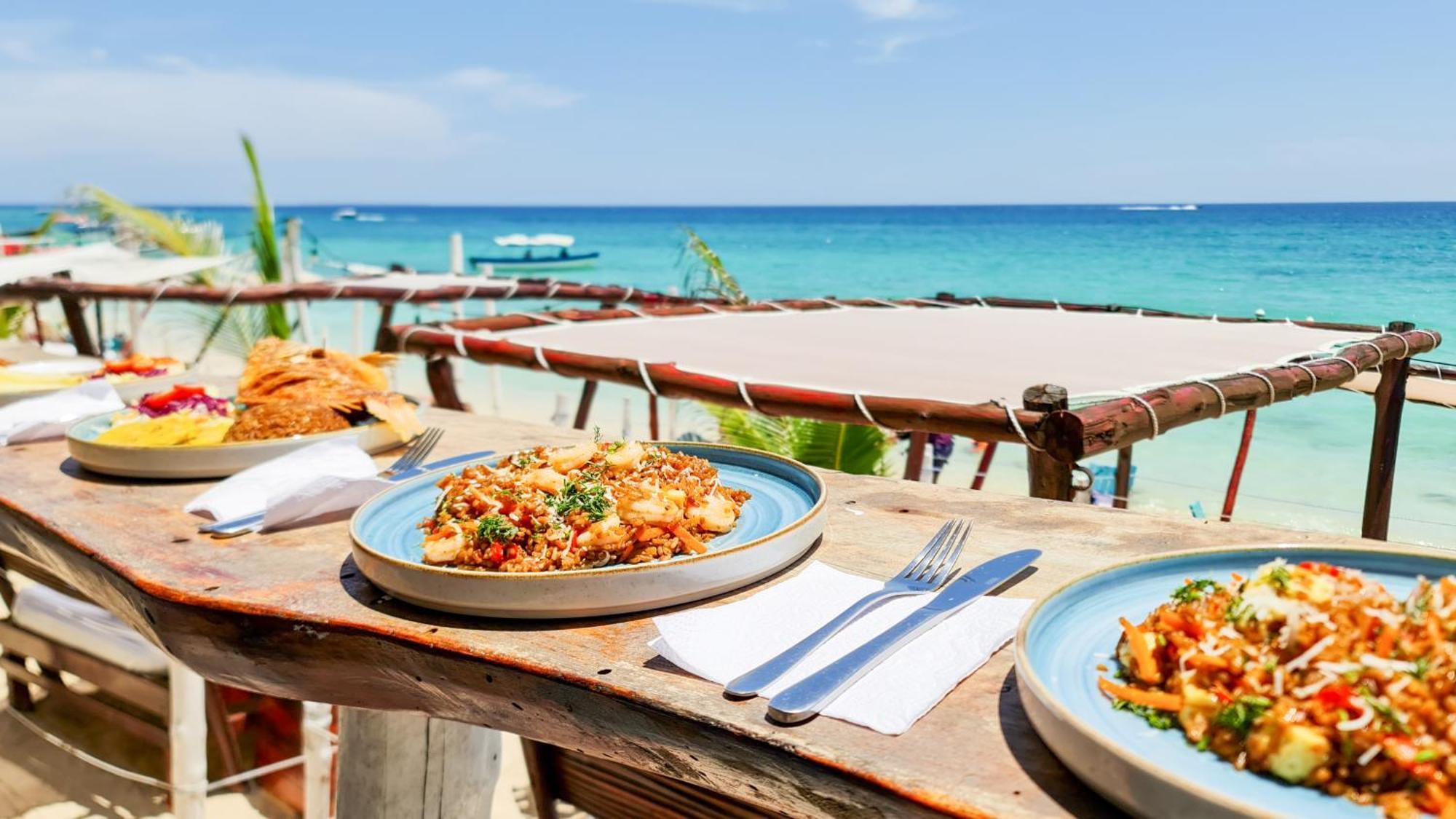 Nena Beach Club & Hotel Pendales Exterior foto