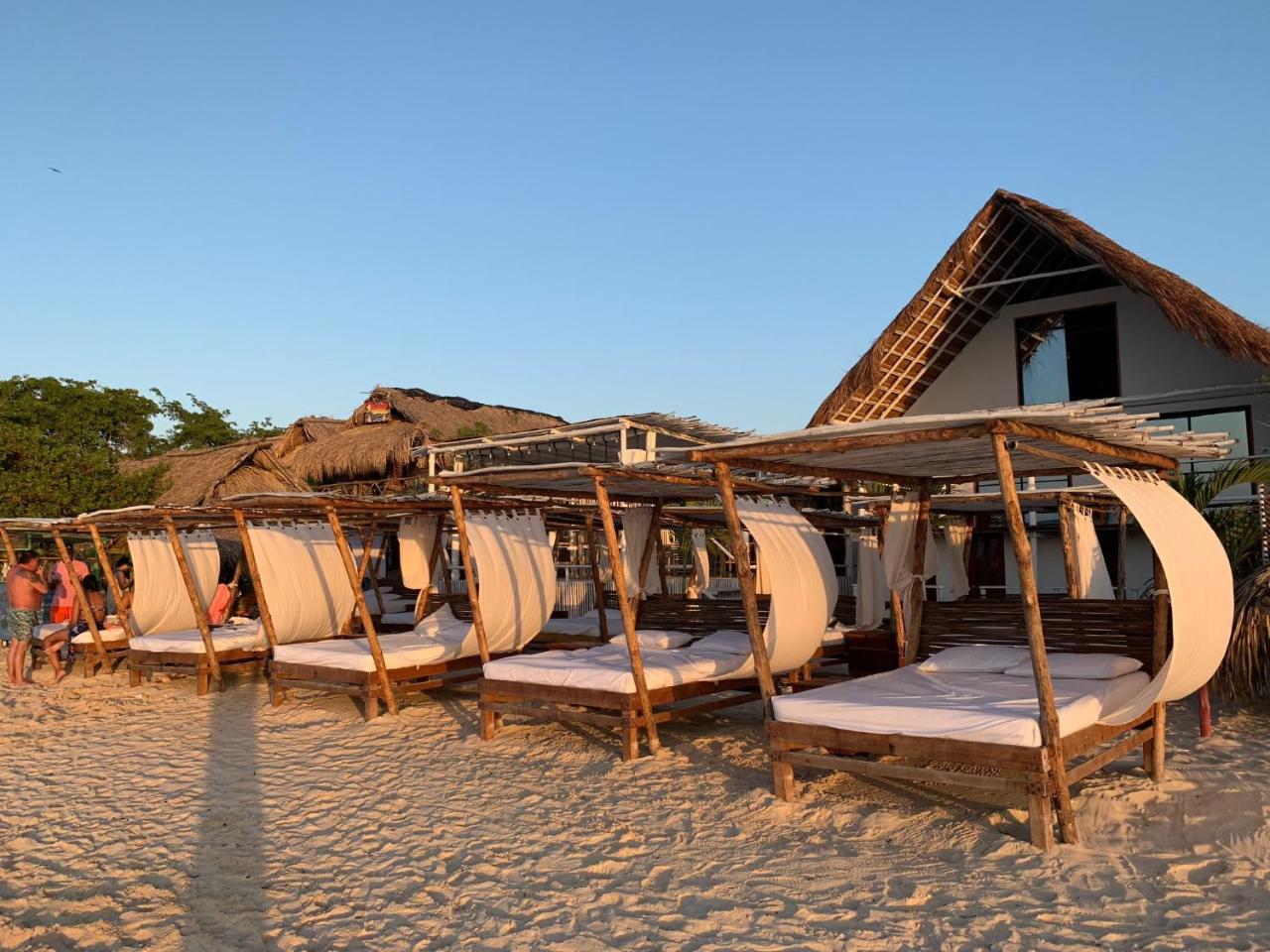 Nena Beach Club & Hotel Pendales Exterior foto